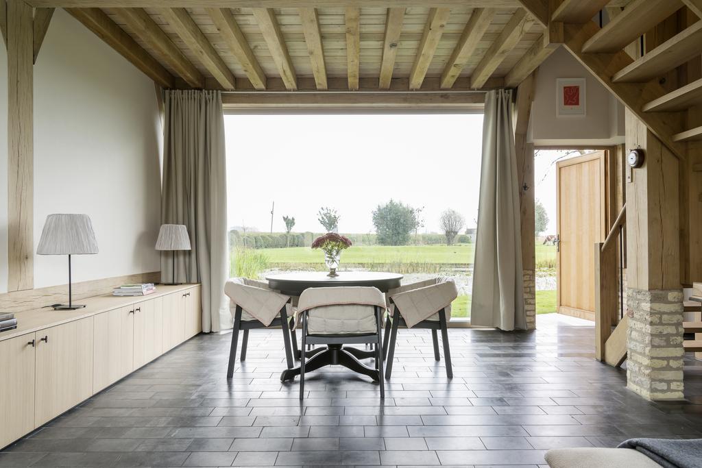 Sint-Coryn Villa Reninge Rum bild